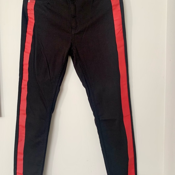 Treat yourself to a pair of Calvin Klein jeans-you deserve it! - Picture 2 of 4